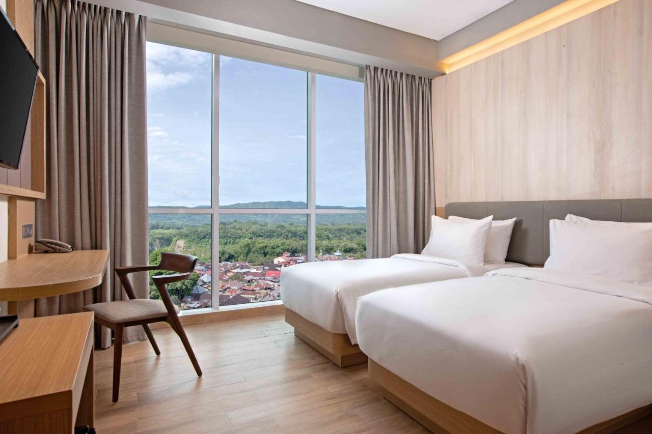 Hotel Santika Bukittinggi Exterior foto